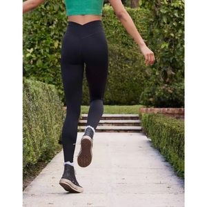 Aerie Real Me Crossover Front and Back 7/8” Leggings Black Size Medium